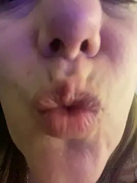 lulupiecitosamor's Webcam Show