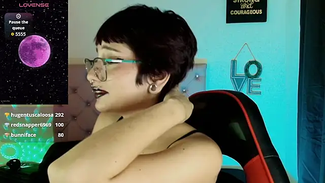 akiradoom's Webcam Show