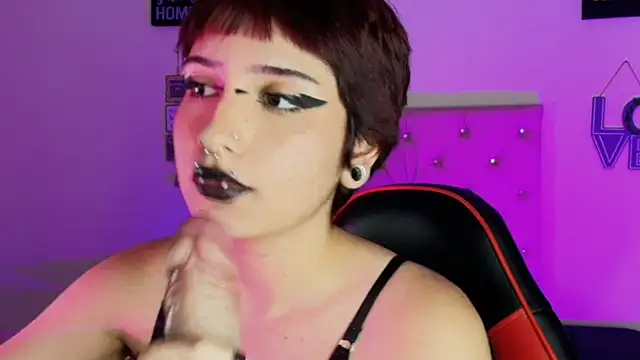 הופעת וובקאם של akiradoom
