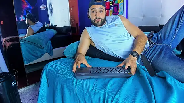 Show modela Mike333_ na web-kameri