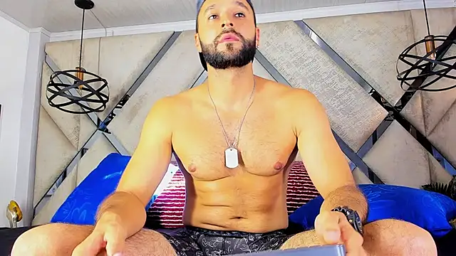 Show modela Mike333_ na web-kameri
