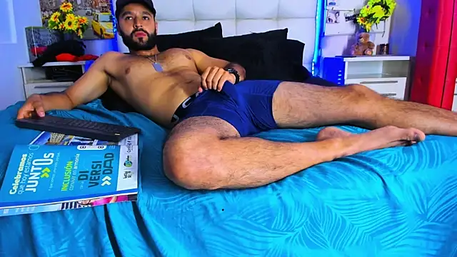 Mike333_ Show in webcam