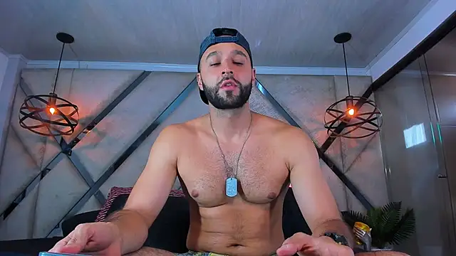 Show modela Mike333_ na web-kameri