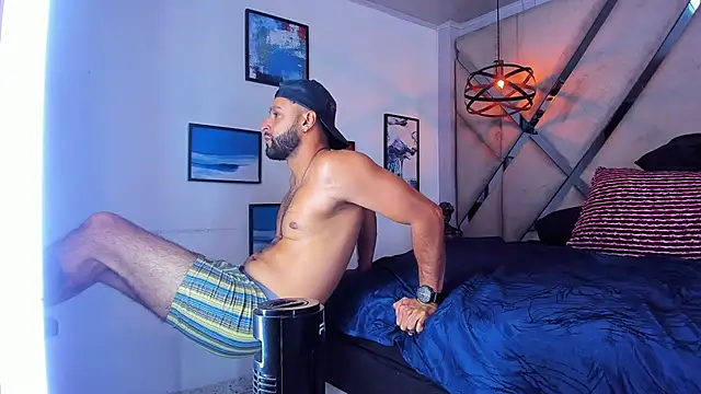 Mike333_ Show Webcam
