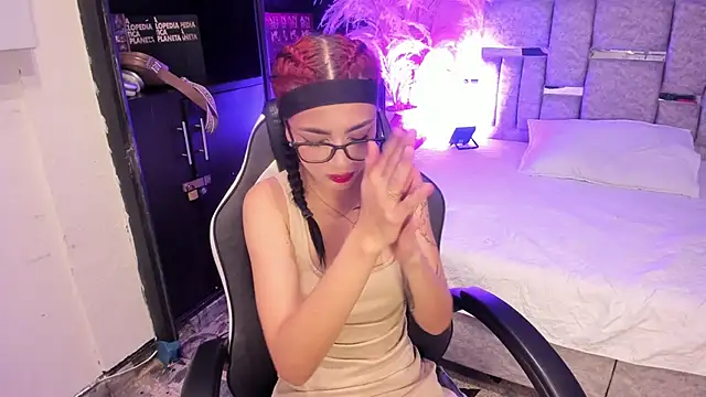 Nezukoo_1 Show in webcam