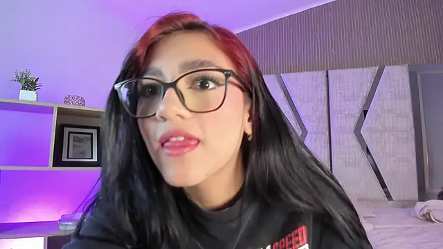 Nezukoo_1's Live XXX Chat