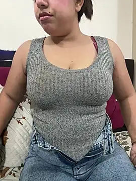 yourmoni001's Live XXX Chat