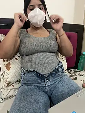 yourmoni001 Chat XXX in diretta