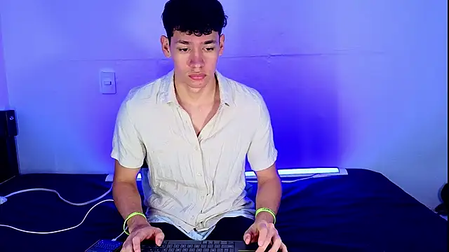 Show de Luke_Muscle na webcam