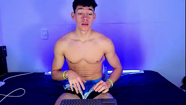 Luke_Muscle webkamerás műsora