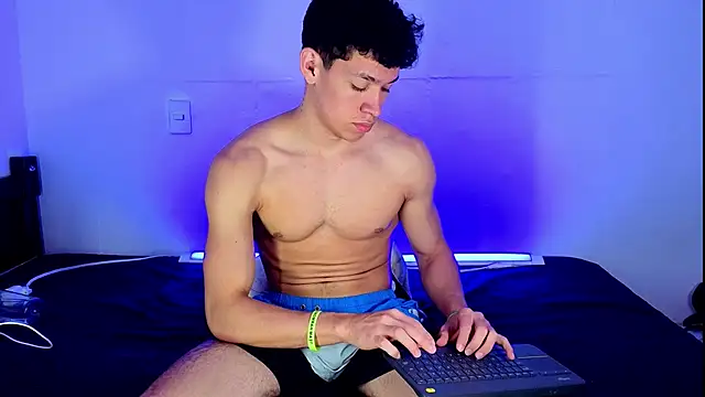 Luke_Muscle Webcam show