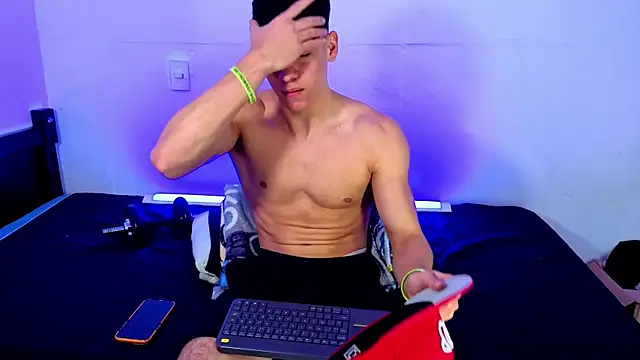 Luke_Muscle's Webcam Show