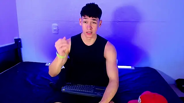 Luke_Muscle: вебкам-шоу