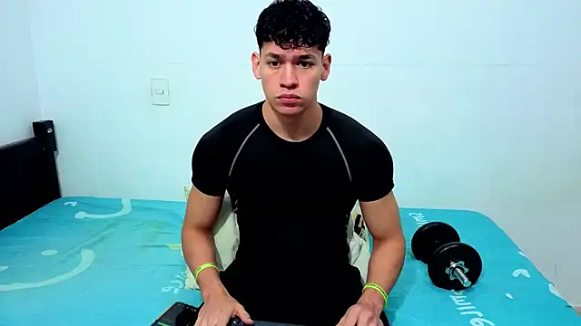 Show de Luke_Muscle na webcam