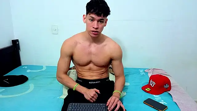 Luke_Muscle's Webcam Show