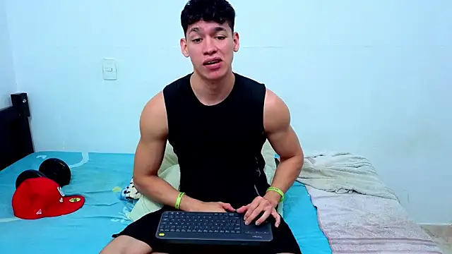 Show de Luke_Muscle na webcam