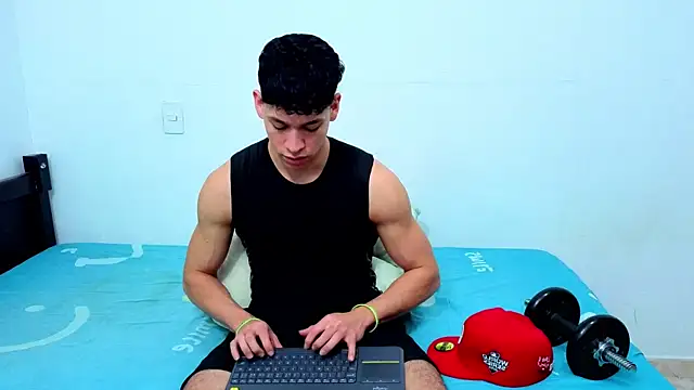 Luke_Muscle Webcam-Show