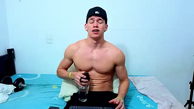 Show de Luke_Muscle na webcam