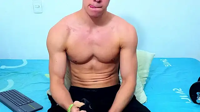 Luke_Muscle Webcam Show