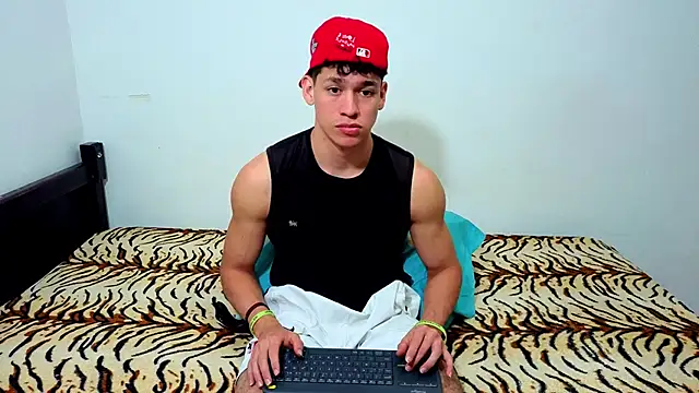 Luke_Muscle Webcam-Show