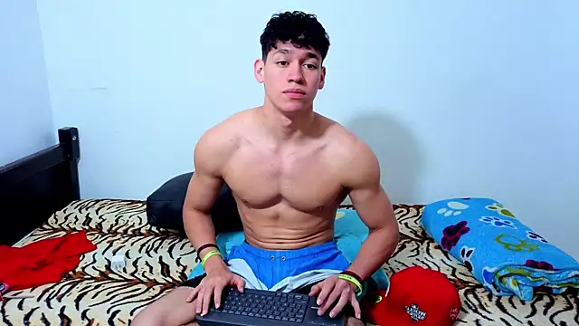 Luke_Muscle webkamerás műsora