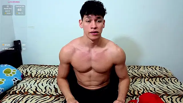 Luke_Muscle Adlı Modelin Web Kamerası Şovu