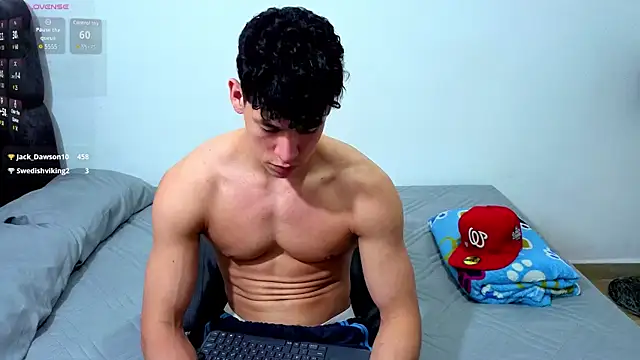 Show modela Luke_Muscle na web-kameri