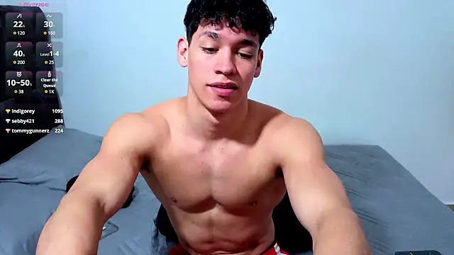 Show de Luke_Muscle na webcam