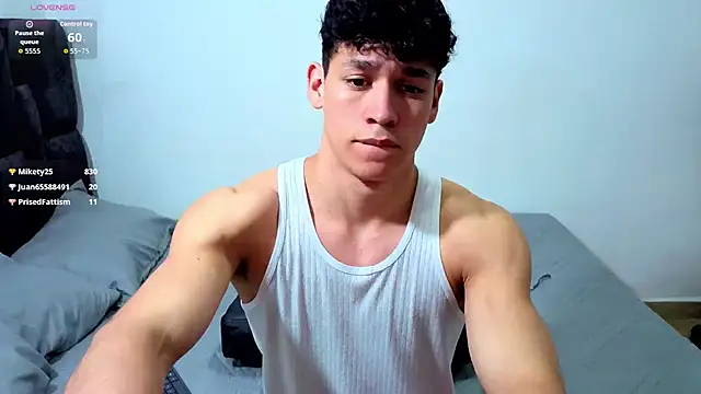 Show de Luke_Muscle na webcam