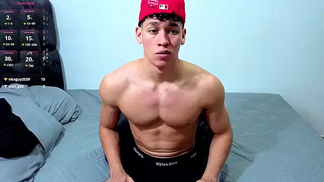 Luke_Muscle Adlı Modelin Web Kamerası Şovu