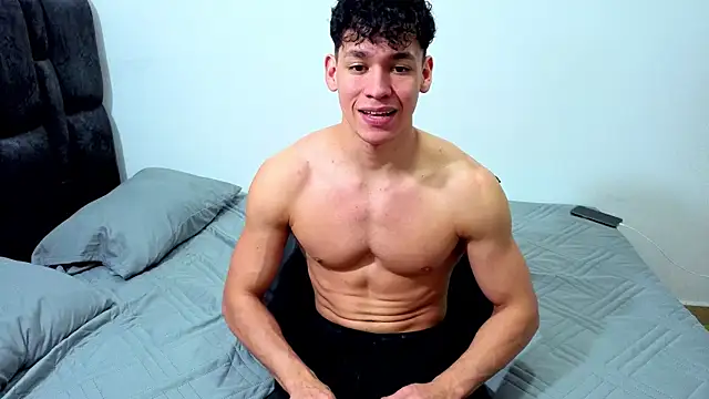Luke_Muscle Webcam Show
