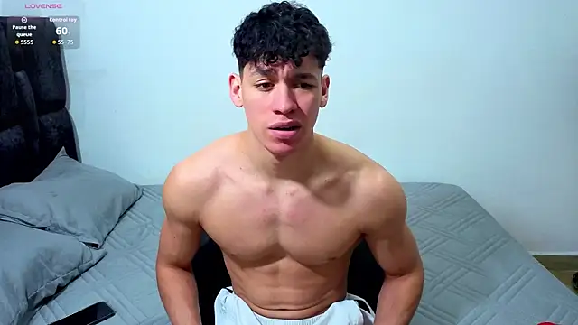Show de Luke_Muscle na webcam