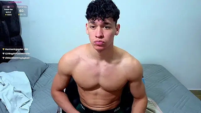 Luke_Muscle's Webcam Show