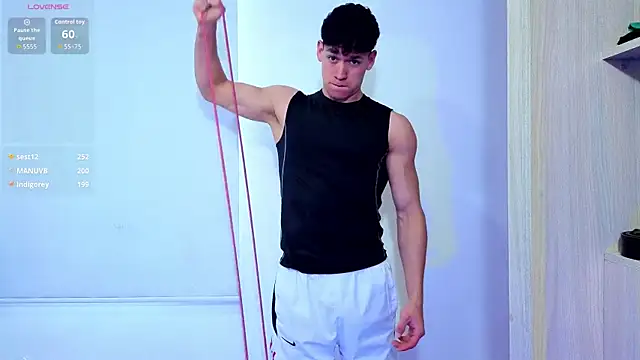 Pokazy przed kamerką – Luke_Muscle