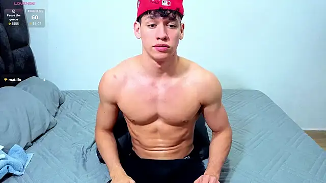 Luke_Muscleのウェブカメラショー