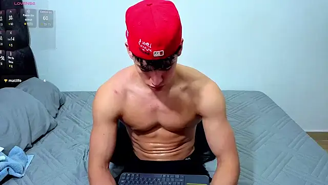 Luke_Muscle ওয়েবক্যাম শো