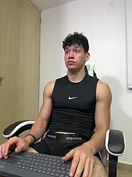 Luke_Muscle Show Webcam