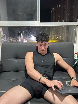 Luke_Muscle Show Webcam