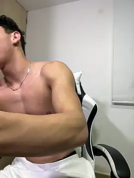 Luke_Muscle Adlı Modelin Web Kamerası Şovu