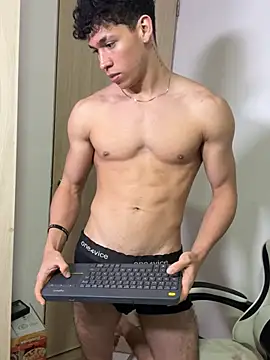 Luke_Muscle Webcam Show
