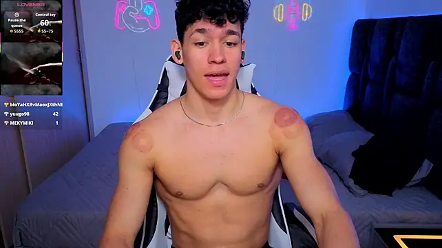 Luke_Muscle Show Webcam