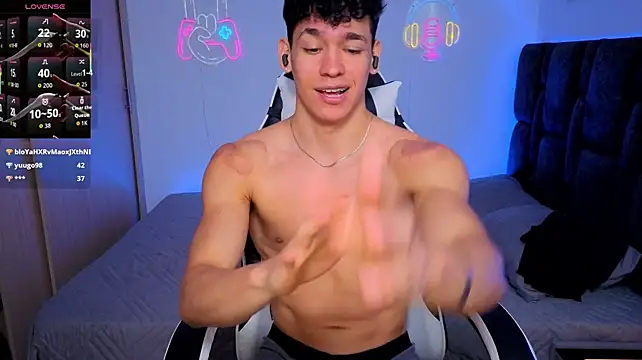 Pokazy przed kamerką – Luke_Muscle
