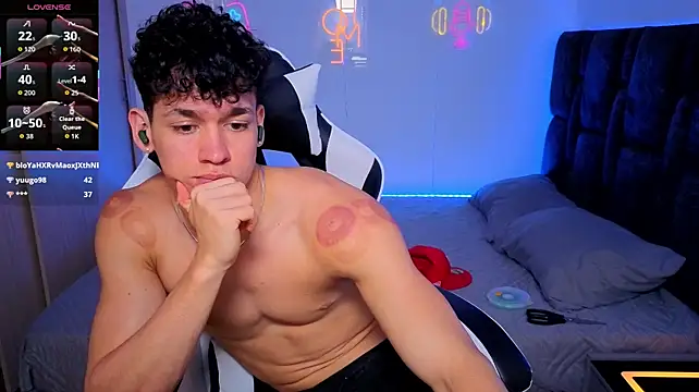 Luke_Muscle Show Webcam
