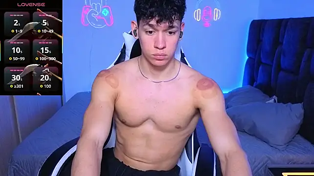 Luke_Muscle Show Webcam