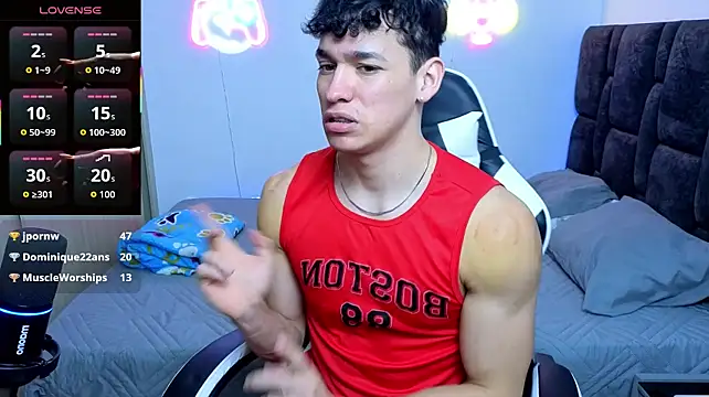 Luke_Muscle webkamerás műsora