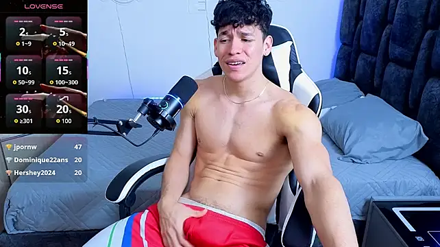 Luke_Muscle Adlı Modelin Web Kamerası Şovu