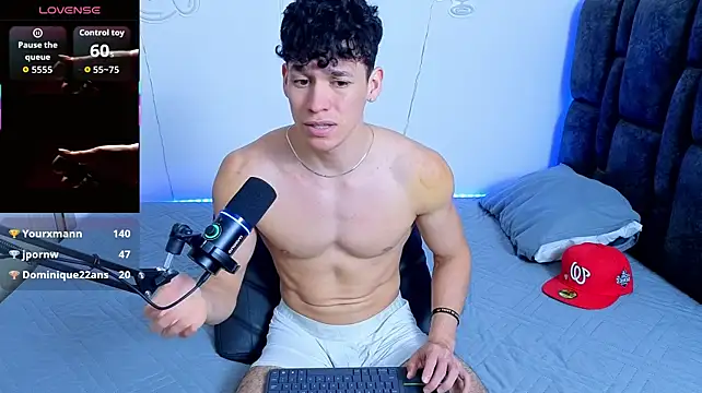 Luke_Muscle webkamerás műsora