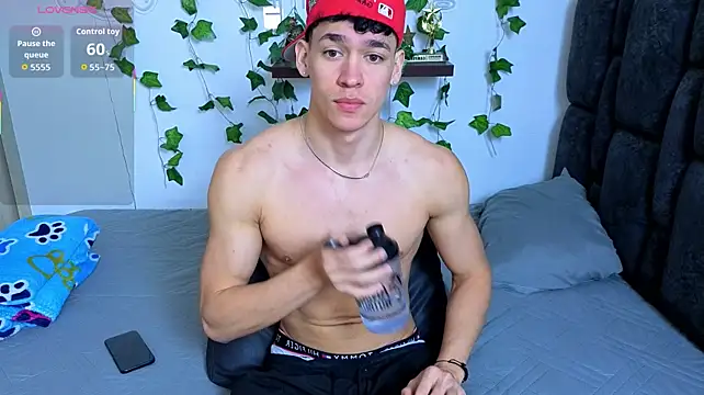 Luke_Muscle Show Webcam