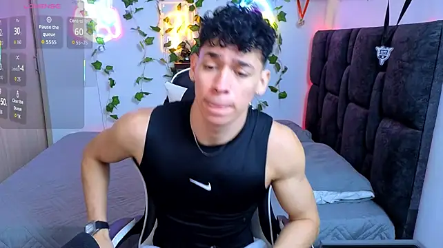 Luke_Muscleのウェブカメラショー