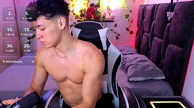 Luke_Muscle's Webcam Show